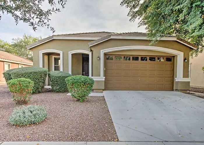 Dog-friendly Retreat W/ Patio & Yard In Gilbert! * Gilbert